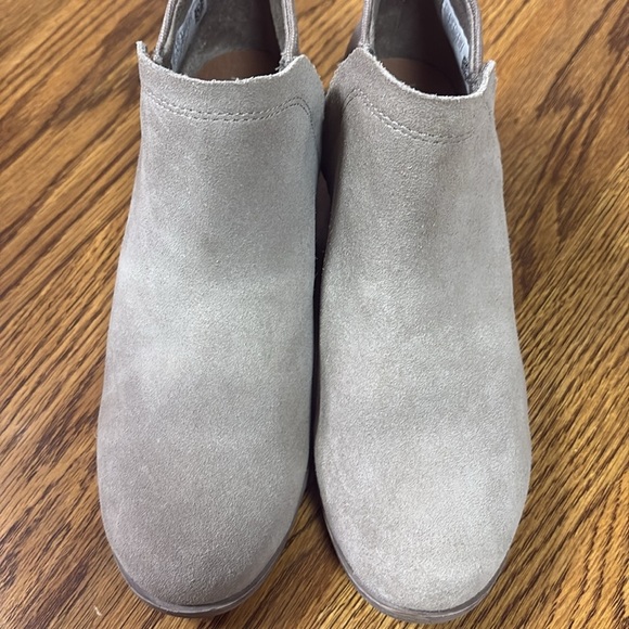 Toms Deia ankle bootie soft suede wool taupe beige block low heel zipper 6 - Picture 14 of 16